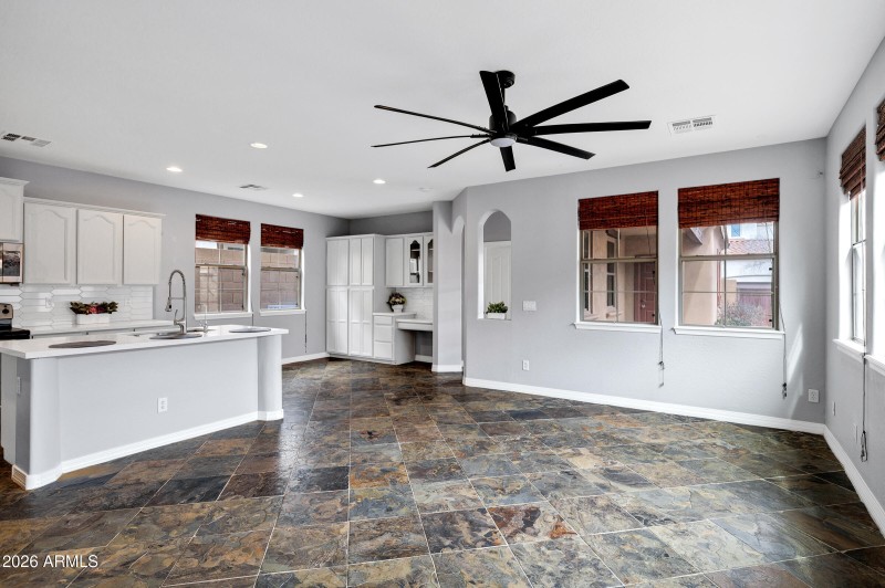 20982 W Edith Way-17