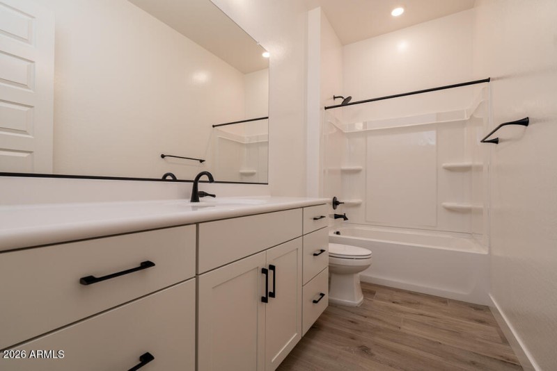 Tri Pointe Waterston Central 417 - Bathr