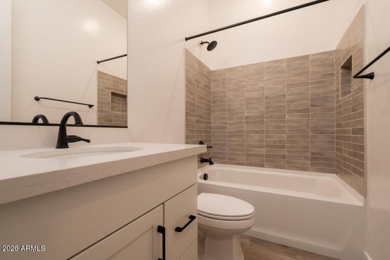 Tri Pointe Waterston Central 417 - Bathr