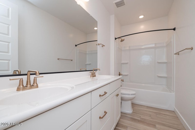 Tri Pointe Waterston Central 114 - Bathr