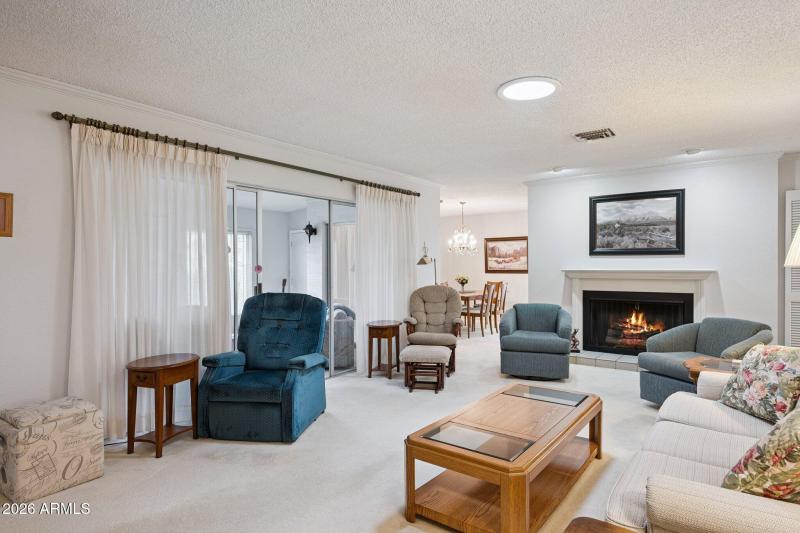 9-web-or-mls-2136-n-stockton-pl