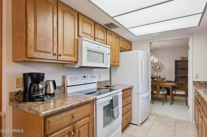 13-web-or-mls-2136-n-stockton-pl