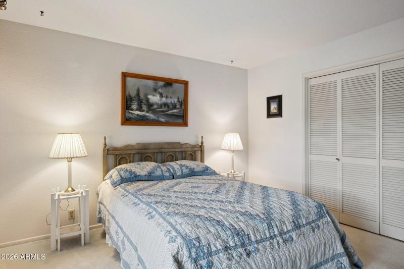 24-web-or-mls-2136-n-stockton-pl