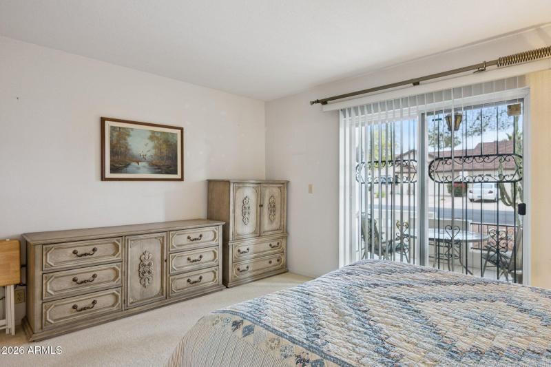 25-web-or-mls-2136-n-stockton-pl