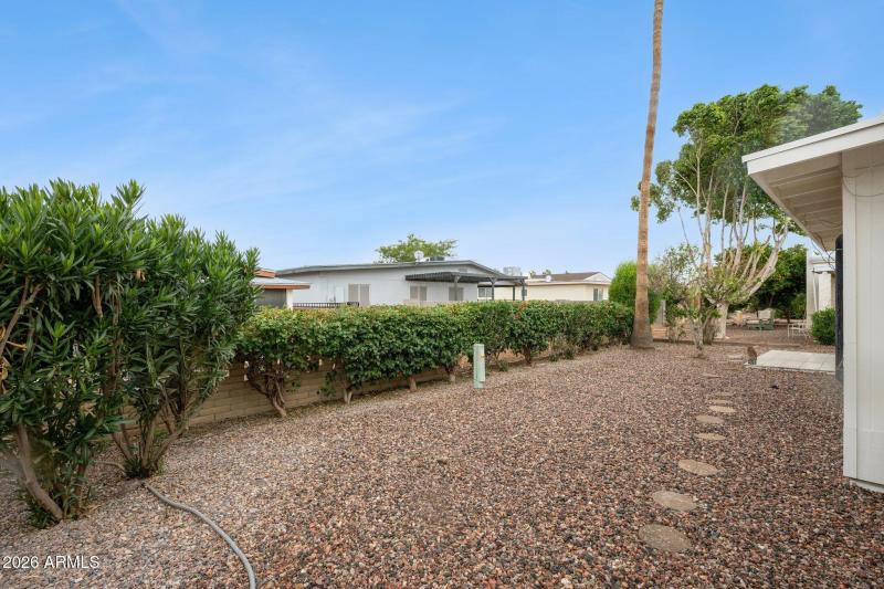 31-web-or-mls-2136-n-stockton-pl