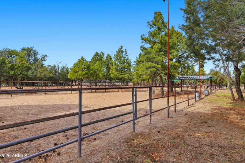 30 horse corrals