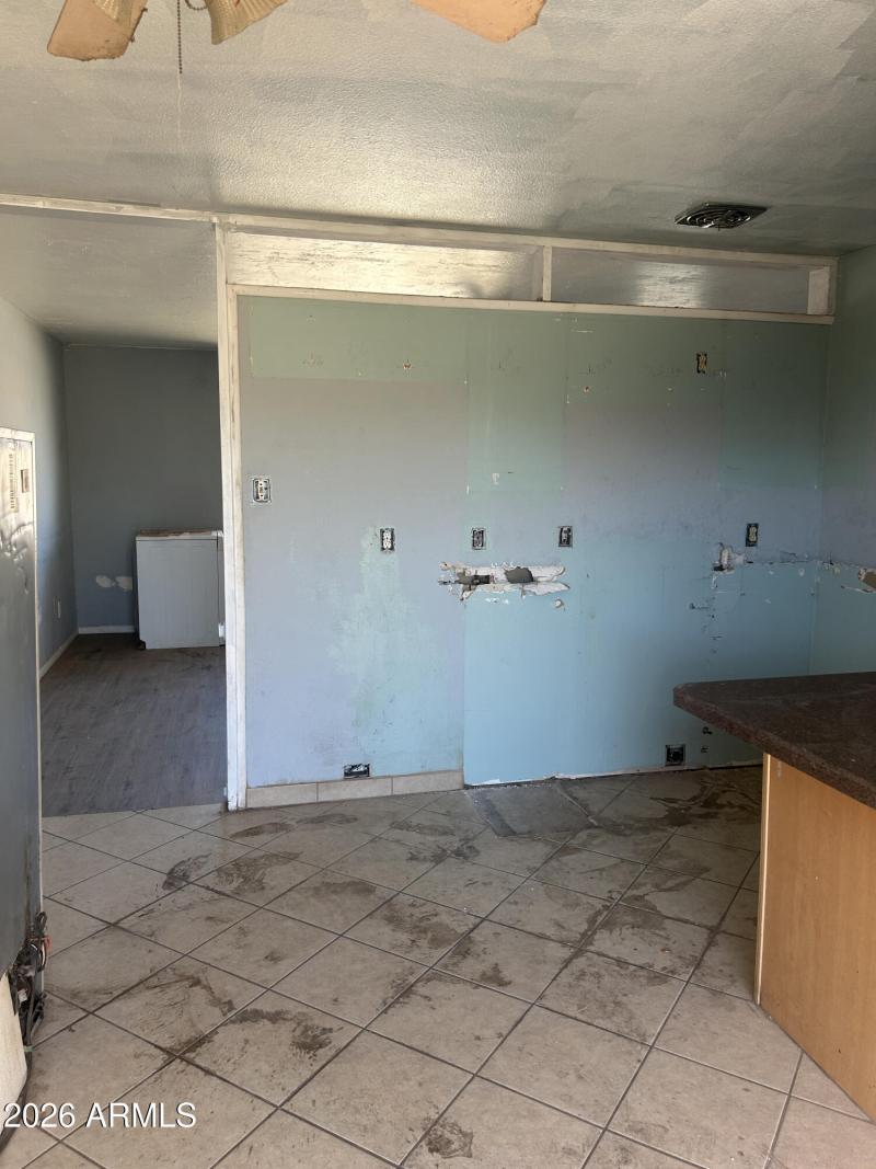 E9234F93-0207-48C5-BE56-461F2A2AACD7