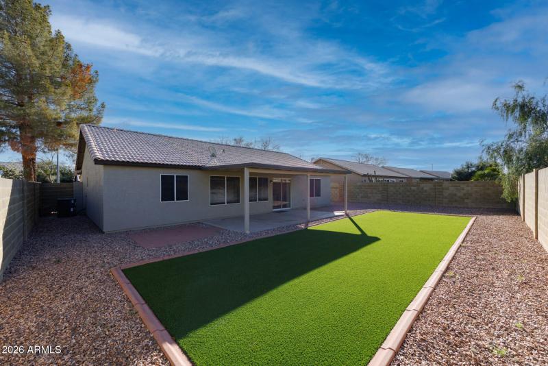 S Evergreen St (824)-7