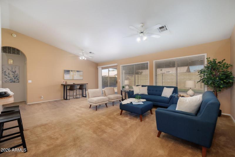 S Evergreen St (824)-12