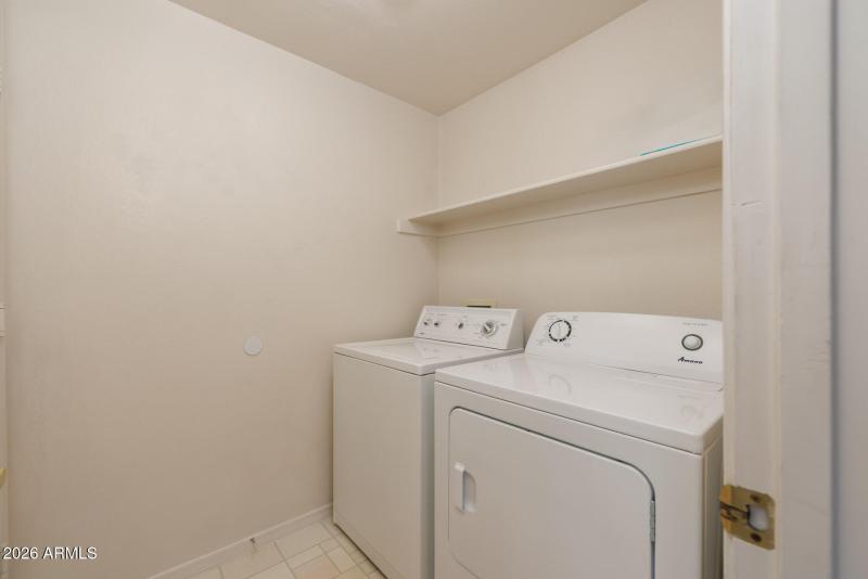 S Evergreen St (824)-19