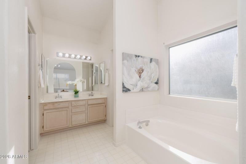 S Evergreen St (824)-23