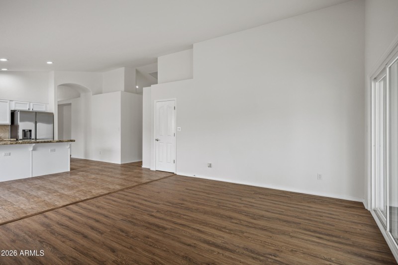 1040 E Amberwood Dr-20