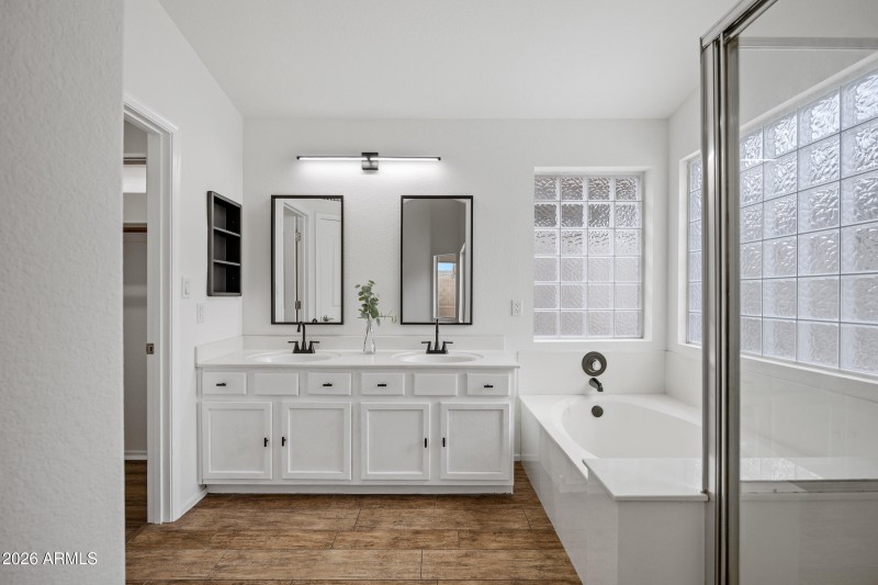 1040 E Amberwood Dr-31