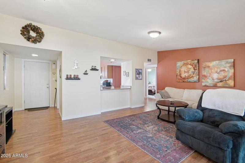 6-web-or-mls-W Windsor Dr-S1902-006