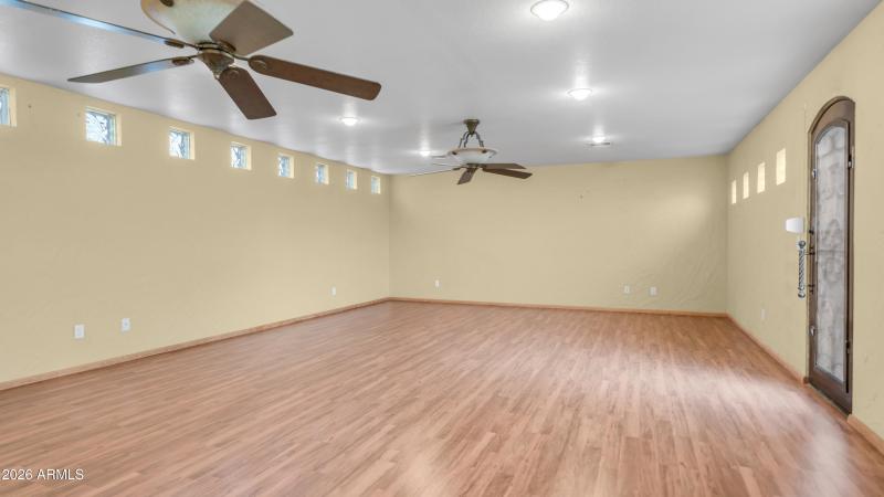 8807 W Christa Way (25)