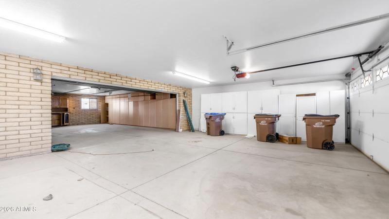 8807 W Christa Way (31)