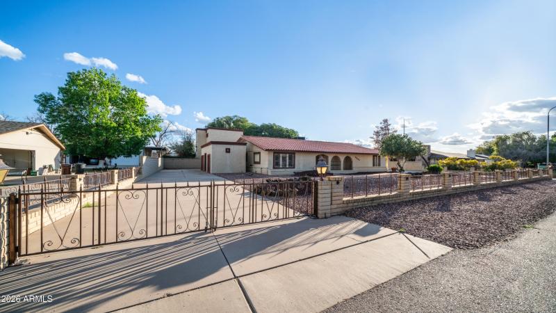 8807 W Christa Way Exterior Photos-4