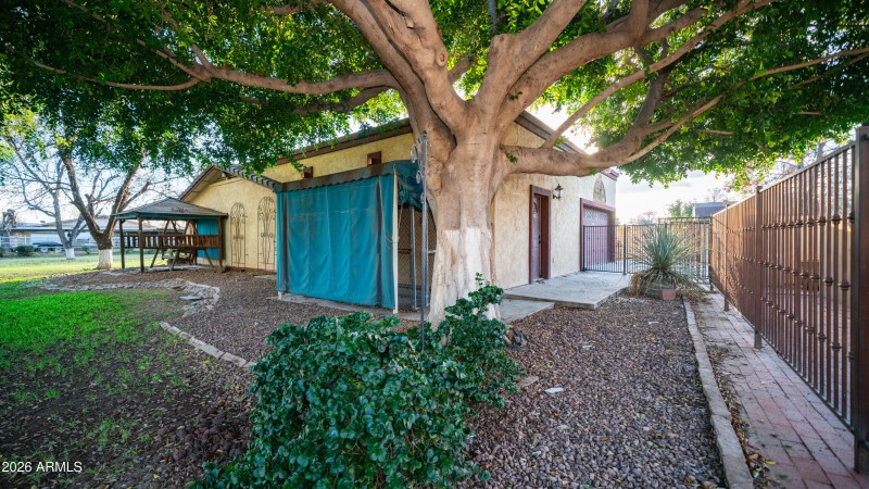 8807 W Christa Way Exterior Photos-15