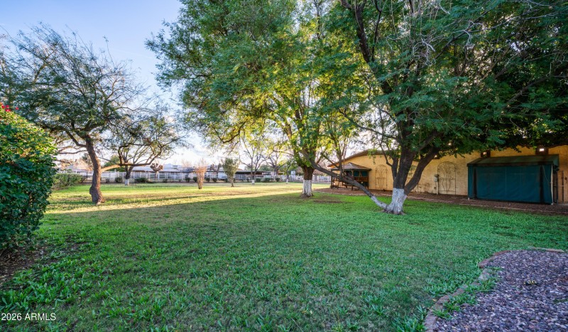 8807 W Christa Way Exterior Photos-17