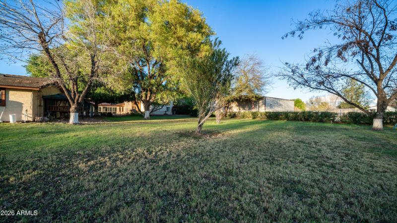 8807 W Christa Way Exterior Photos-21