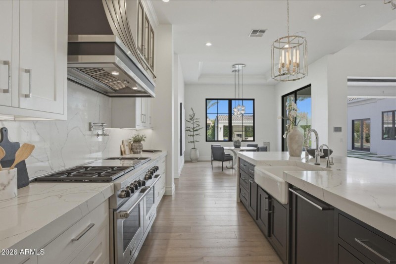 Farmhouse Sink in Island