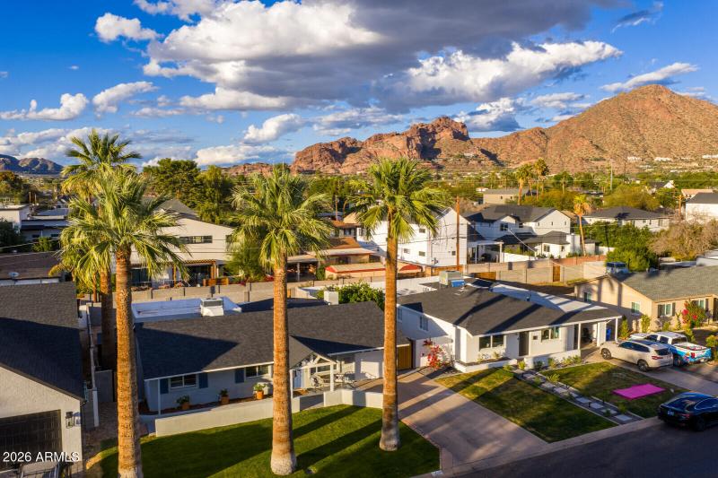 Backyard Views of Camelback!