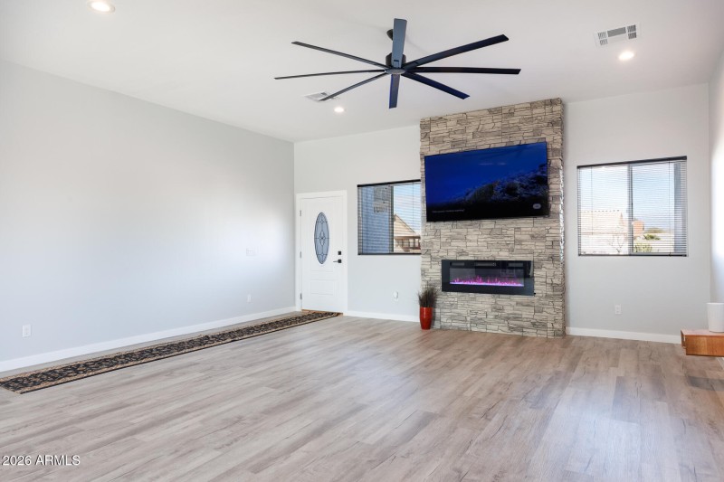 10153 W Wenden - Living Room