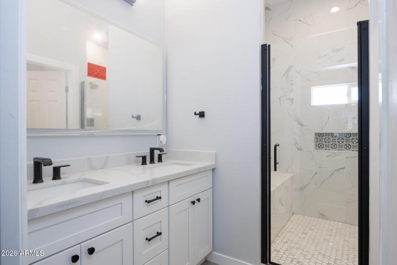 10153 W Wenden - Primary Bath