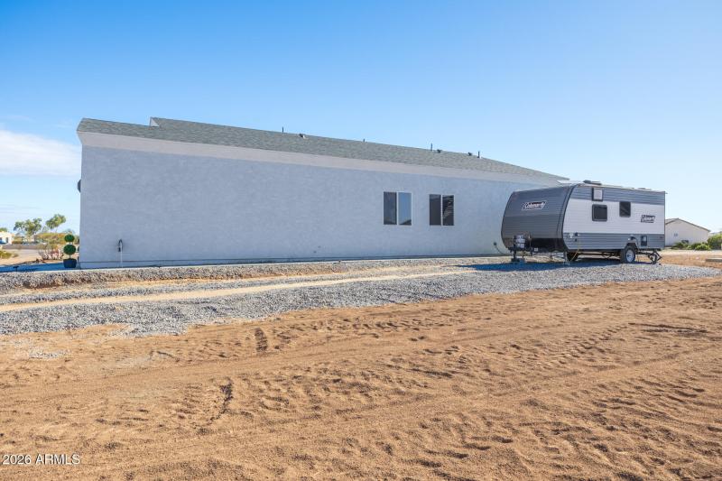 10153 W Wenden - Side Profile Facing Eas