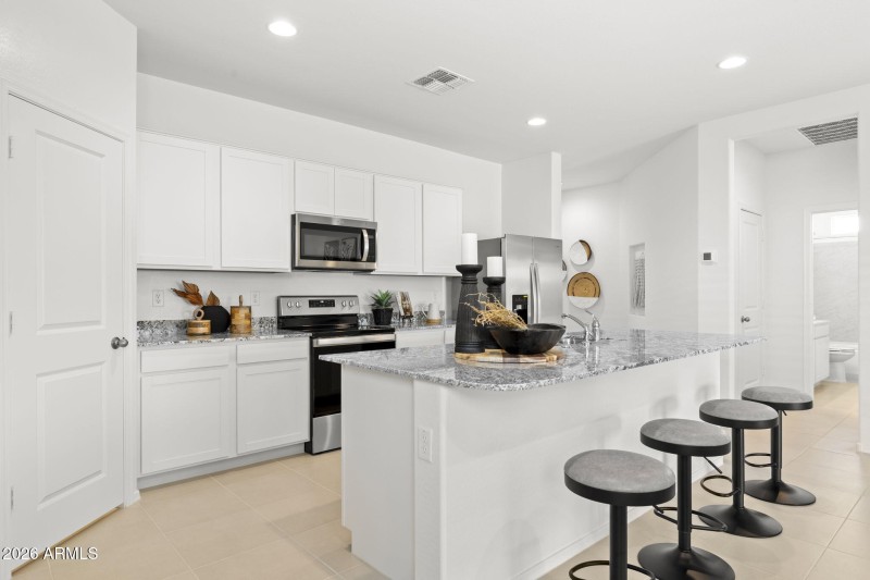 16-web-or-mls-10323-w-luxton-ln-lot-143