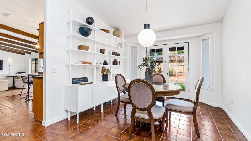 60 Gunsight Hills Dr