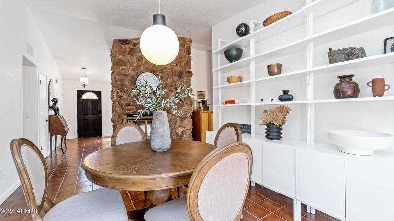 60 Gunsight Hills Dr