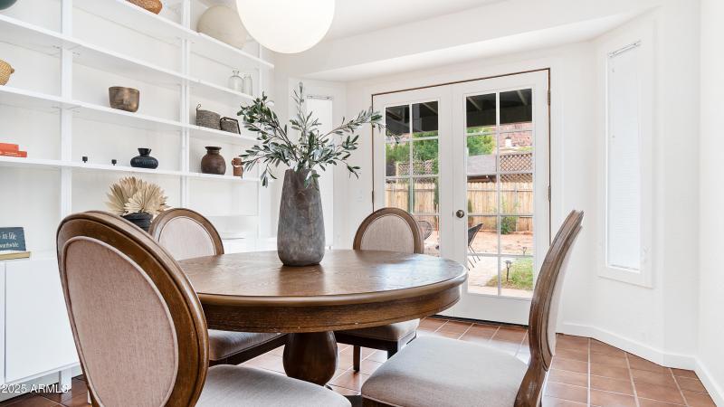 60 Gunsight Hills Dr