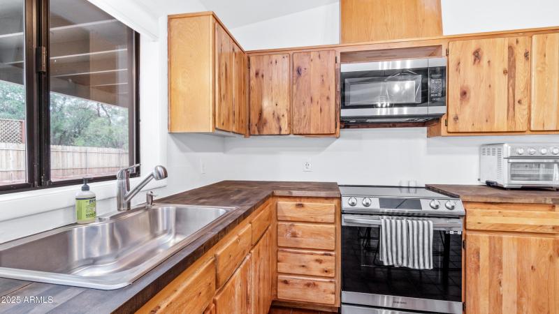 60 Gunsight Hills Dr