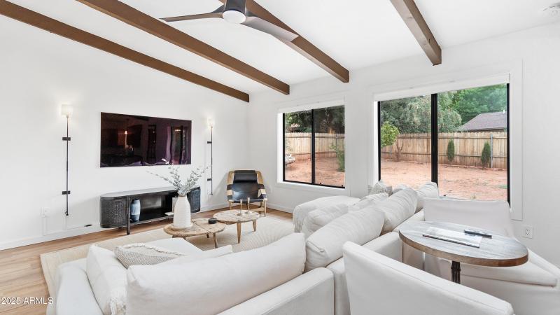 60 Gunsight Hills Dr