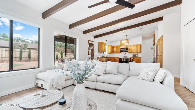 60 Gunsight Hills Dr