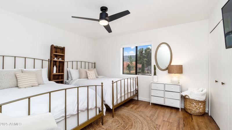 60 Gunsight Hills Dr