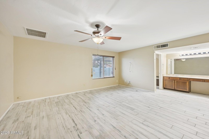 27-web-or-mls-W Utopia Rd-S1902-027