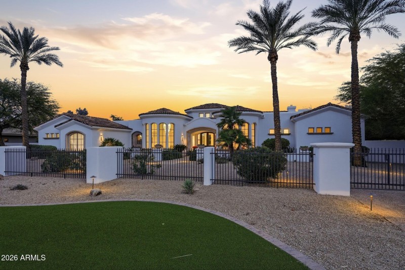 070_Twilight Exterior Front