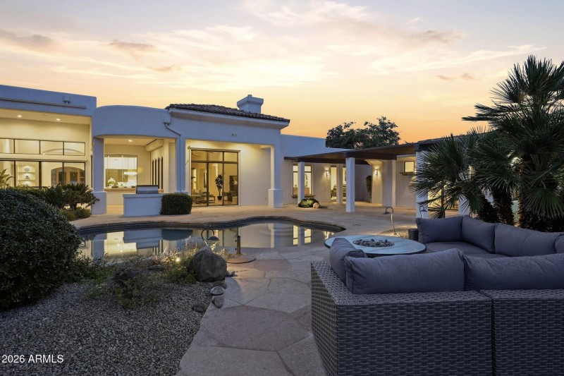 072_Twilight Pool Views