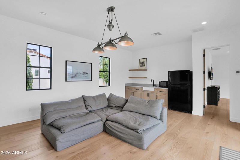 64-web-or-mls-P1514891