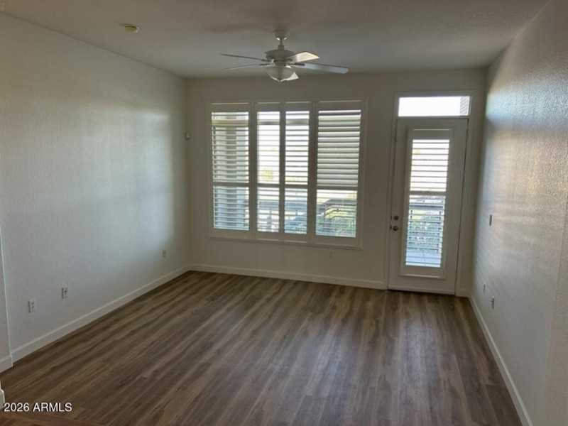 425 W Rio Salado Living