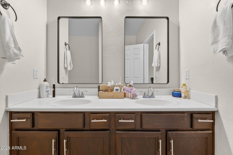 21-web-or-mls-52E Press Rd