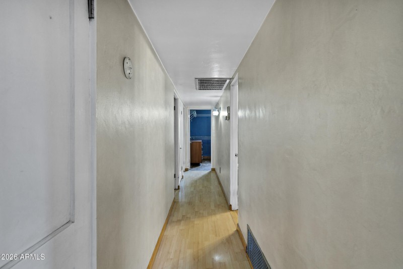 2842 E Cheery Lynn Rd-22