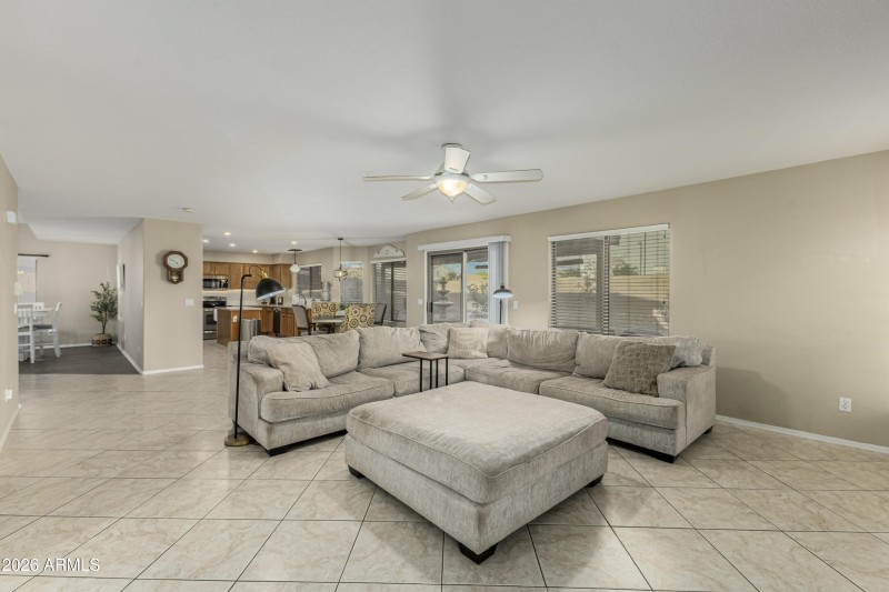 Family Room - Kitchen