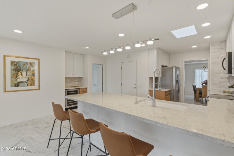 Large Quartz Breakfast Bar