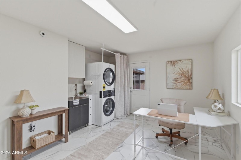 Big Laundry Flex Room w door to backyard
