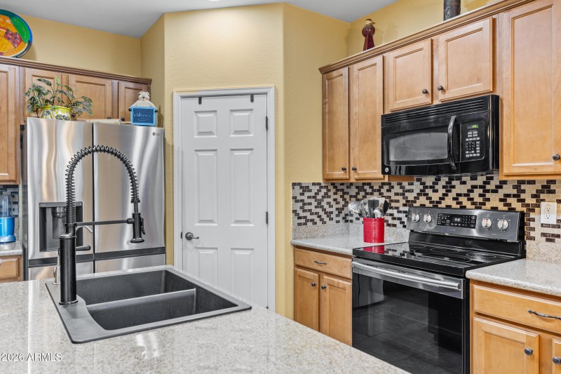 42806 Whispering Wind Ln-14