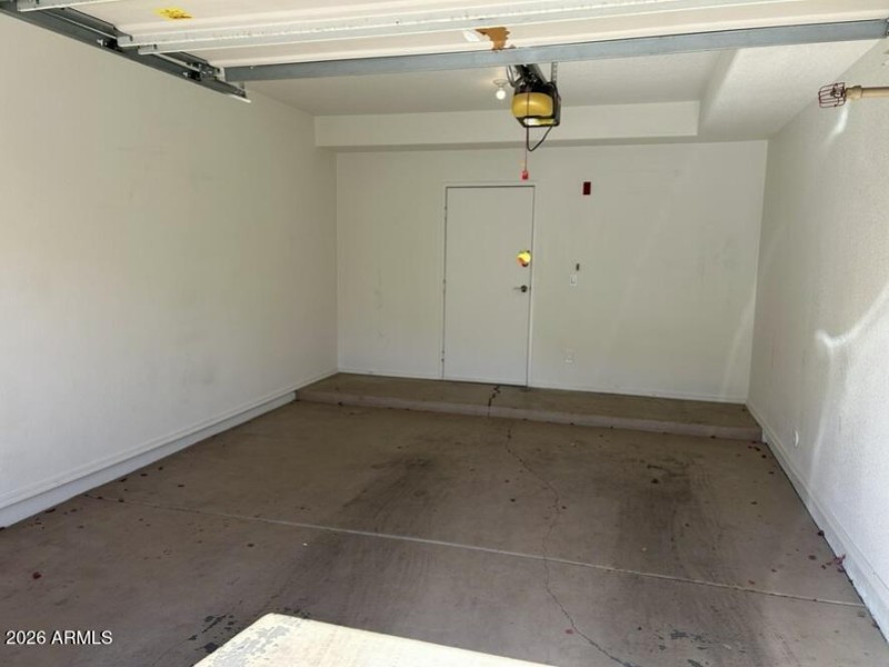 425 W Rio Salado Garage