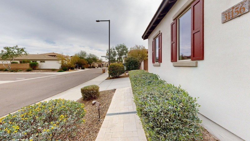 31156-N-137th-Ln-Garage